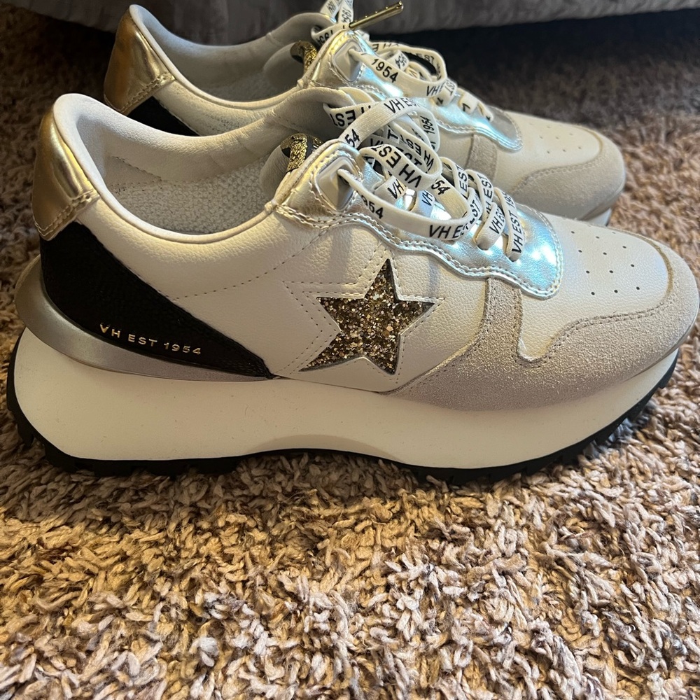 Vintage Havana tennis shoes